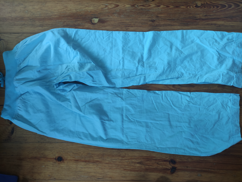 Bawełniane letnie spodnie z szerokimi nogawkami blekitne