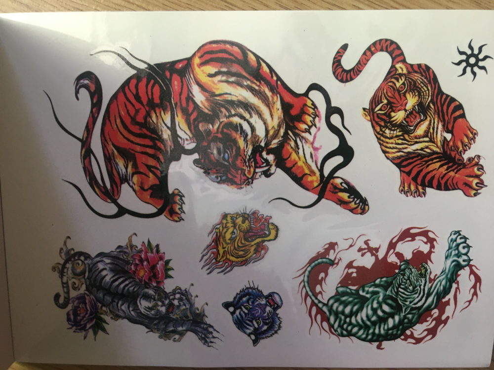 Ksiazeczka z tatuażami zmywalnymi tygrysy 04