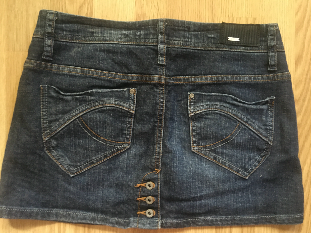 Cropp spódniczka mini ciemny jeans z kieszeniami