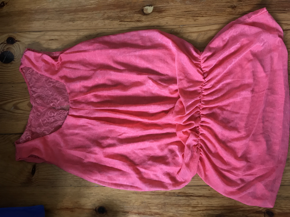 Różowa sukienka tunika zwiewna z koronka gumka w pasie