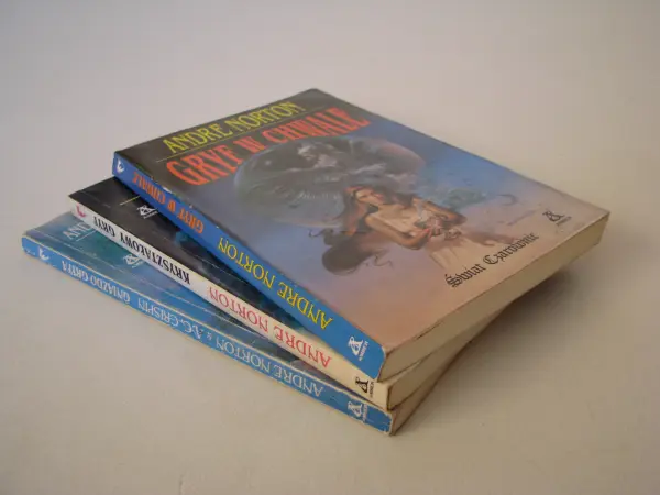 Andre Norton Kryształowy Gryf, Gryf w chwale, Gniazdo Gryfa