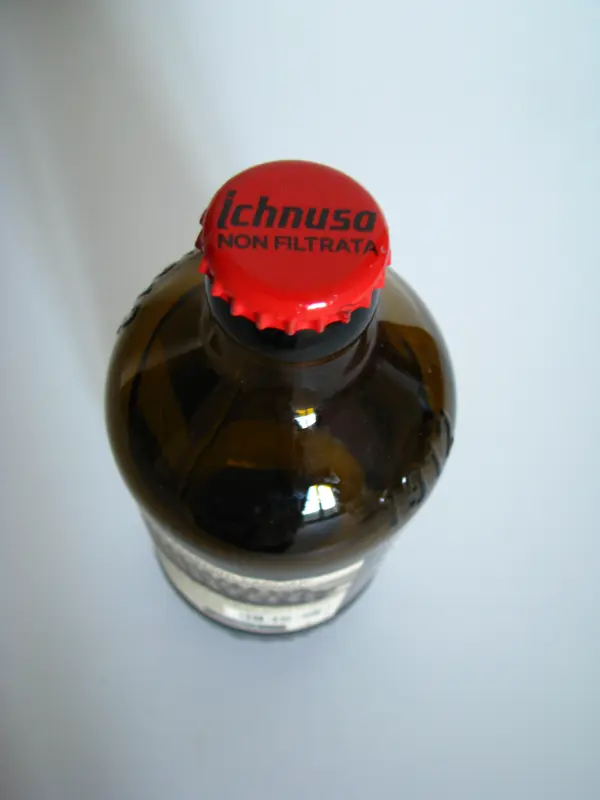 Butelka kolekcjonerska z kapslem Ichnusa 