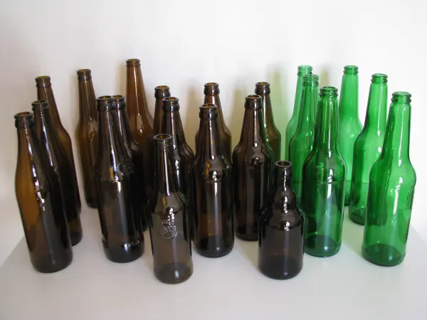 Butelki po piwie – czyste, bez etykiet