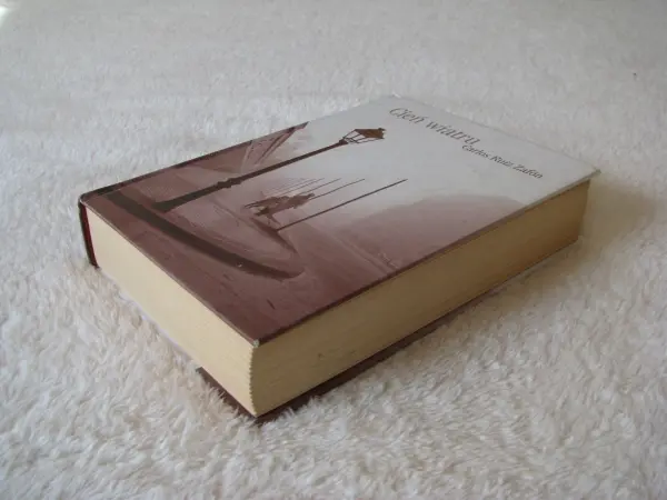 Cień wiatru - Carlos Riuz Zafon – twarda oprawa 