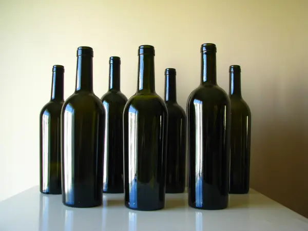 Dobre gatunkowo butelki na domowe wino 0,7 l