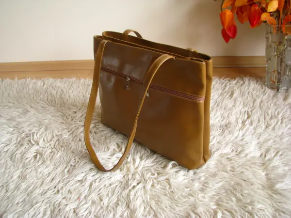 Klasyczna torebka damska kieszeń z przodu na ramię i do ręki