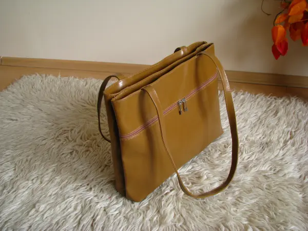 Klasyczna torebka damska kieszeń z przodu na ramię i do ręki