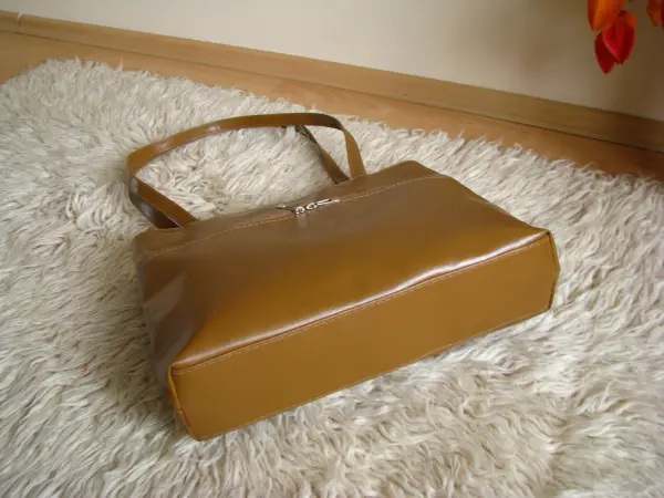 Klasyczna torebka damska kieszeń z przodu na ramię i do ręki