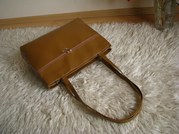 Klasyczna torebka damska kieszeń z przodu na ramię i do ręki