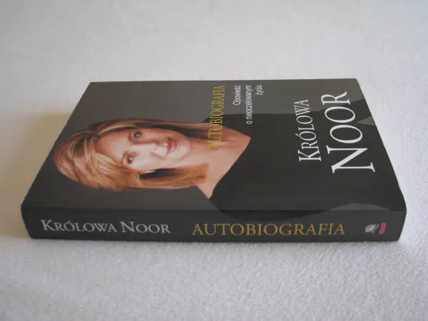 Królowa Noor Autobiografia Opowieść o nieoczekiwanym życiu 