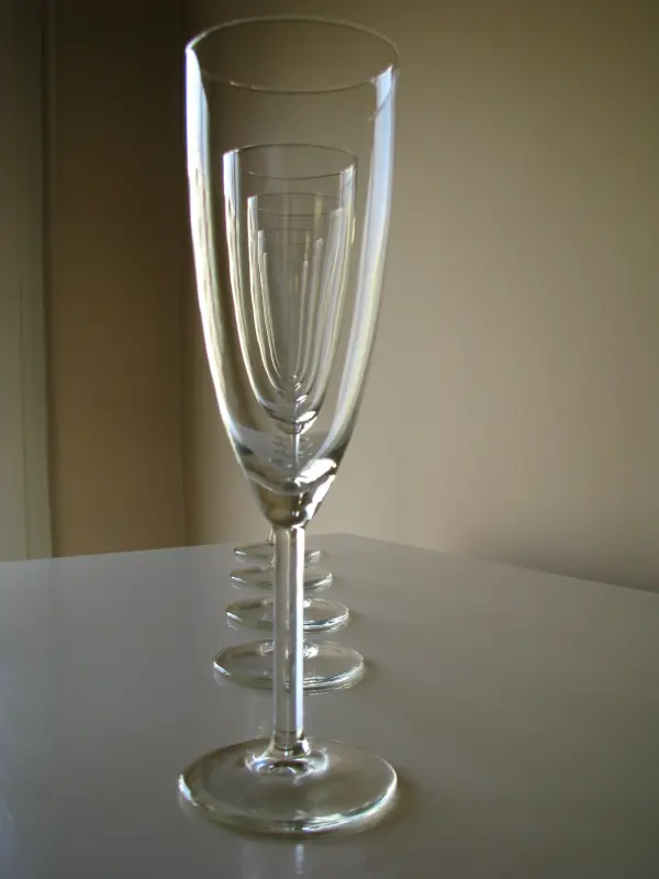 Krystaliczne lampki - kieliszki na wino, szampanówki 5 szt  