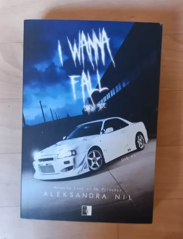 książki romantasy i młodziezowe