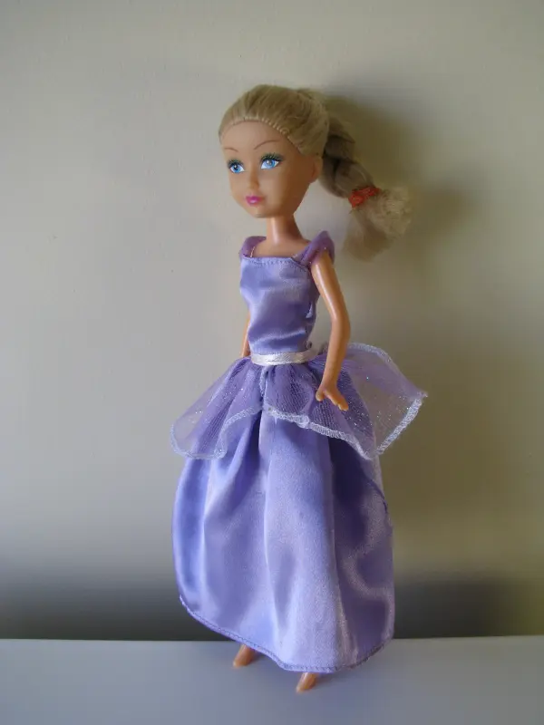 Lalki typu Barbie księżniczki  