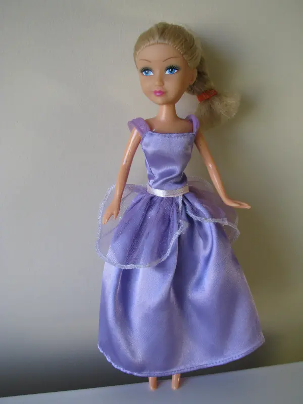 Lalki typu Barbie księżniczki  