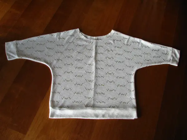 Luźny, biały sweterek, bluzka z cekinkami,  L / XL  