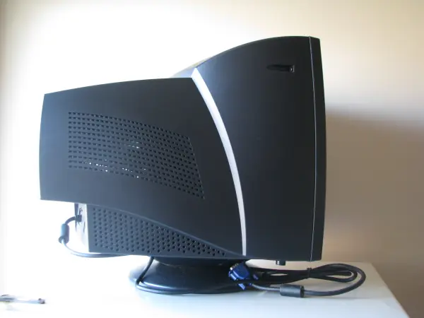 Monitor do komputera kineskopowy Dell 17 cali, model E773c