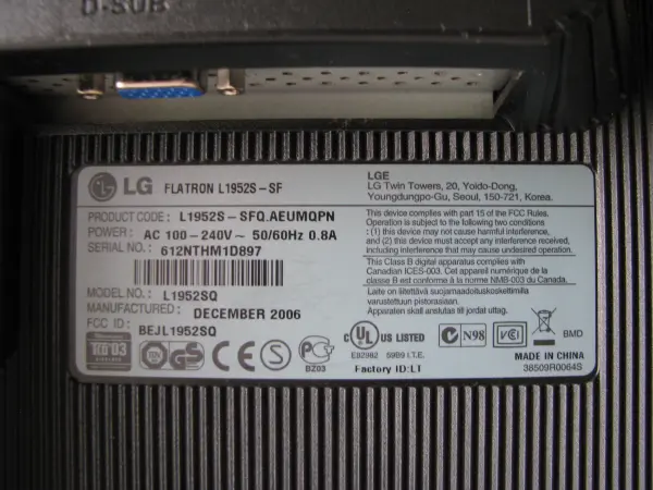 Monitor LCD do komputera LG Flatron L1952S 19 cali 