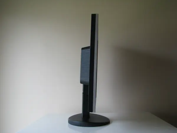 Monitor LCD do komputera LG Flatron L1952S 19 cali 