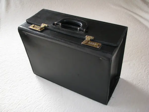 Neseser teczka kufer z szyfrem na dokumenty skóra naturalna