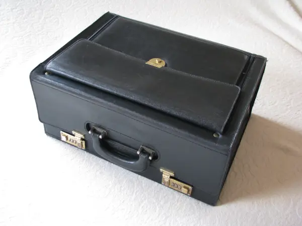 Neseser teczka kufer z szyfrem na dokumenty skóra naturalna