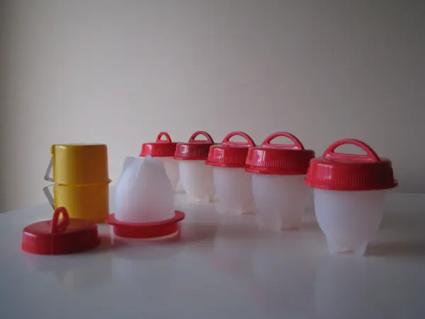 Otwieracz rozbijak do jajek silikonowe kubki forma gotowanie