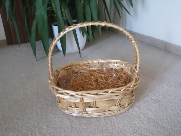 Piękny, owalny kosz wiklinowy koszyk 