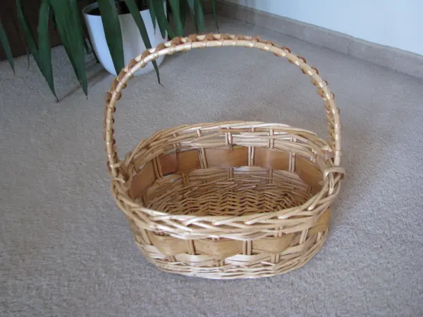 Piękny, owalny kosz wiklinowy koszyk 