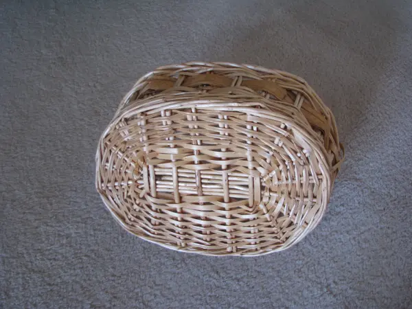Piękny, owalny kosz wiklinowy koszyk 