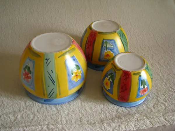 Piękny, ręcznie malowany zestaw 3 stylowych doniczek osłonki