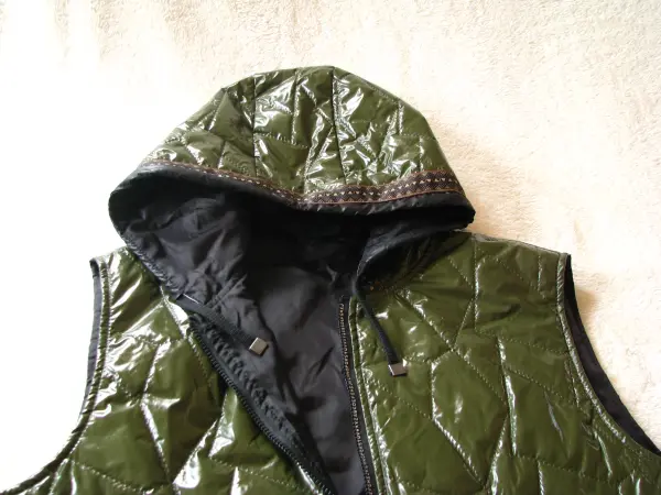 Pikowany bezrękawnik długa kamizelka z kapturem r. 48 / XXXL