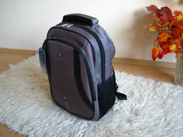 Porządny plecak Semi Line z komorą na laptopa 15,6”