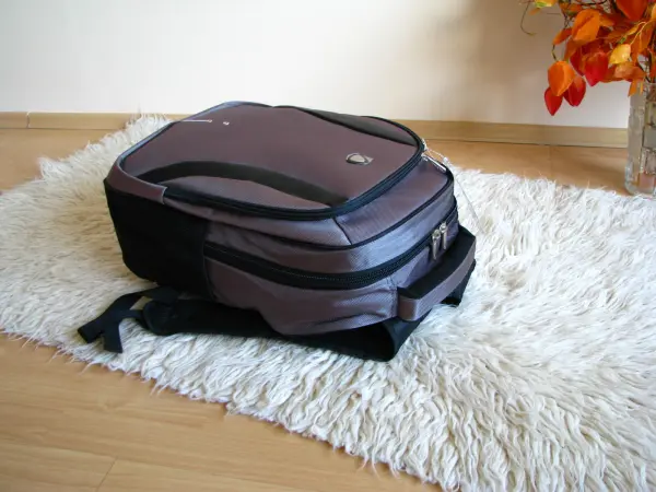 Porządny plecak Semi Line z komorą na laptopa 15,6”