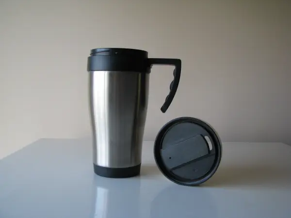 Stalowy kubek termiczny z pokrywką 0,4 l