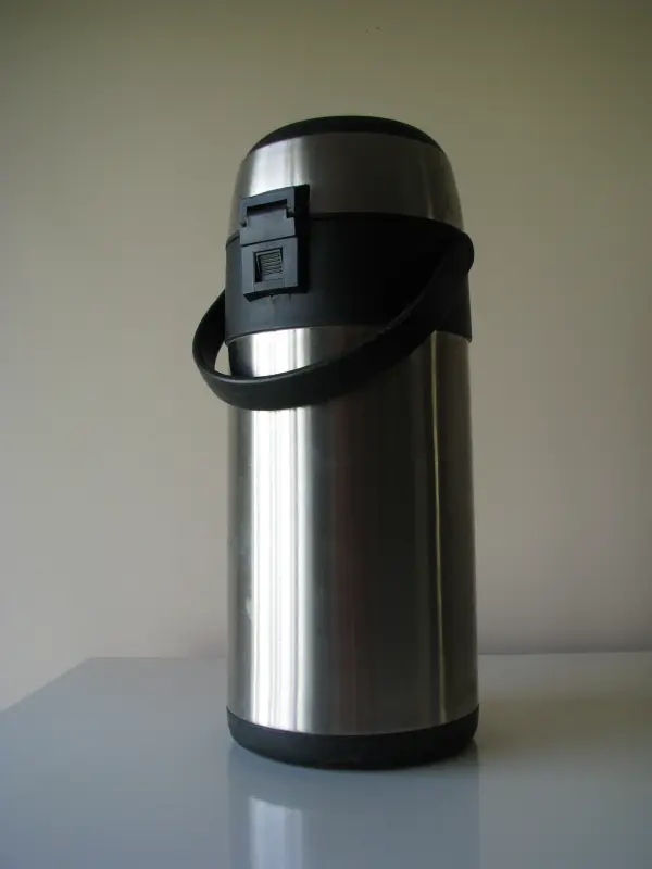 Stalowy termos z pompką 3 l 