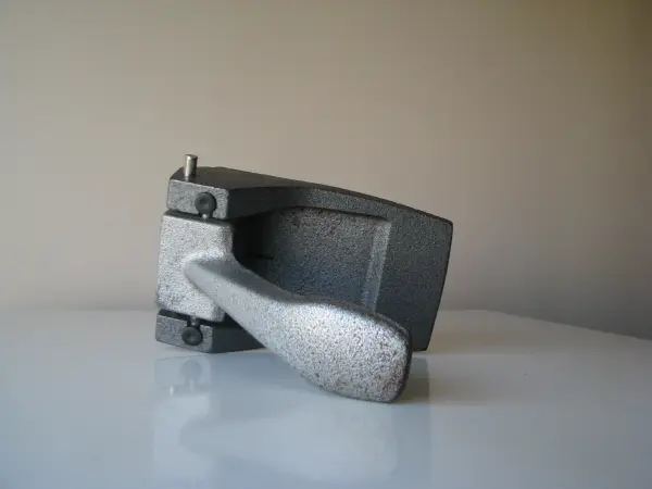 Stary, solidny, duży żeliwny dziurkacz PRL