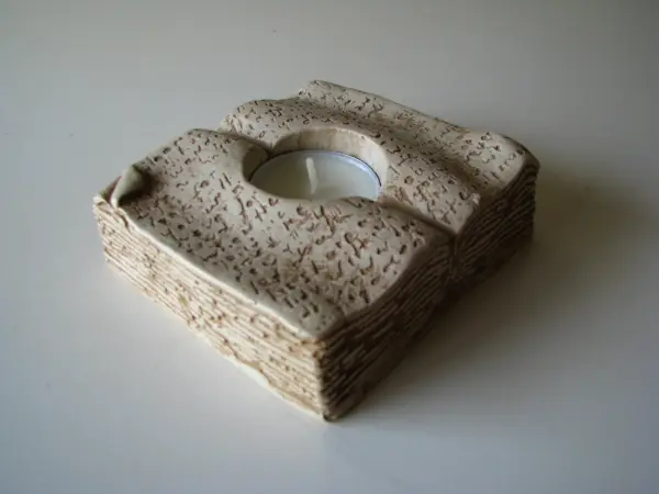 Stylowy świecznik – stara księga, przycisk do papieru 