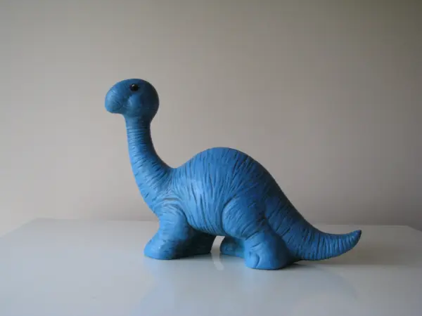 Sympatyczny dinozaur – duża figurka ceramiczna  