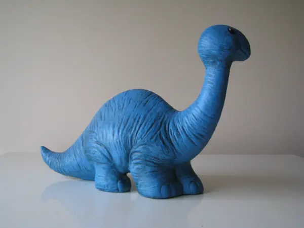 Sympatyczny dinozaur – duża figurka ceramiczna  