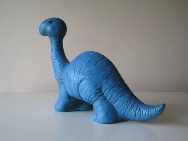 Sympatyczny dinozaur – duża figurka ceramiczna  