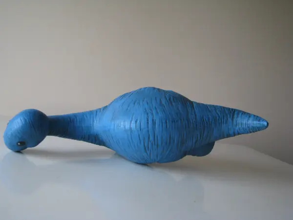 Sympatyczny dinozaur – duża figurka ceramiczna  