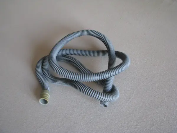 Uniwersalny wąż odpływowy do pralki  