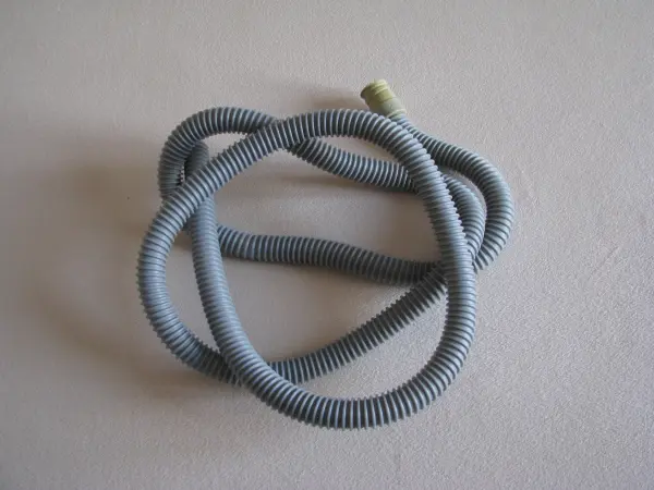 Uniwersalny wąż odpływowy do pralki  