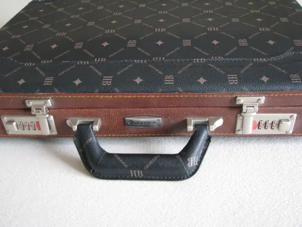 Zestaw noży kuchennych i sztućców w walizce 24 elem Hoffburg