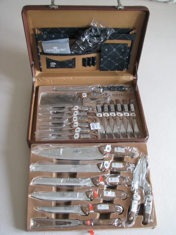 Zestaw noży kuchennych i sztućców w walizce 24 elem Hoffburg