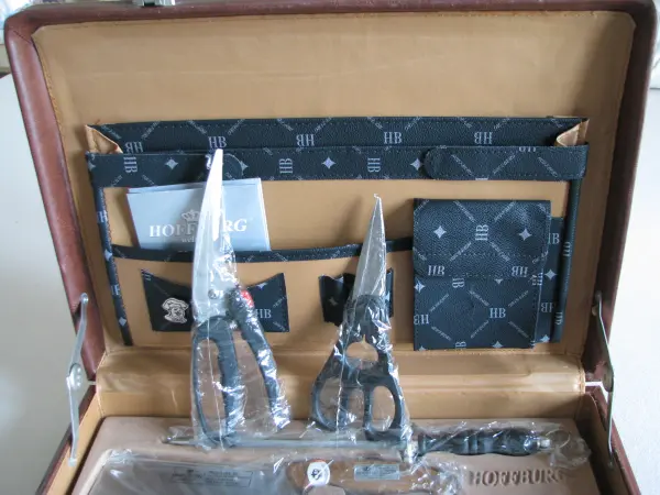 Zestaw noży kuchennych i sztućców w walizce 24 elem Hoffburg